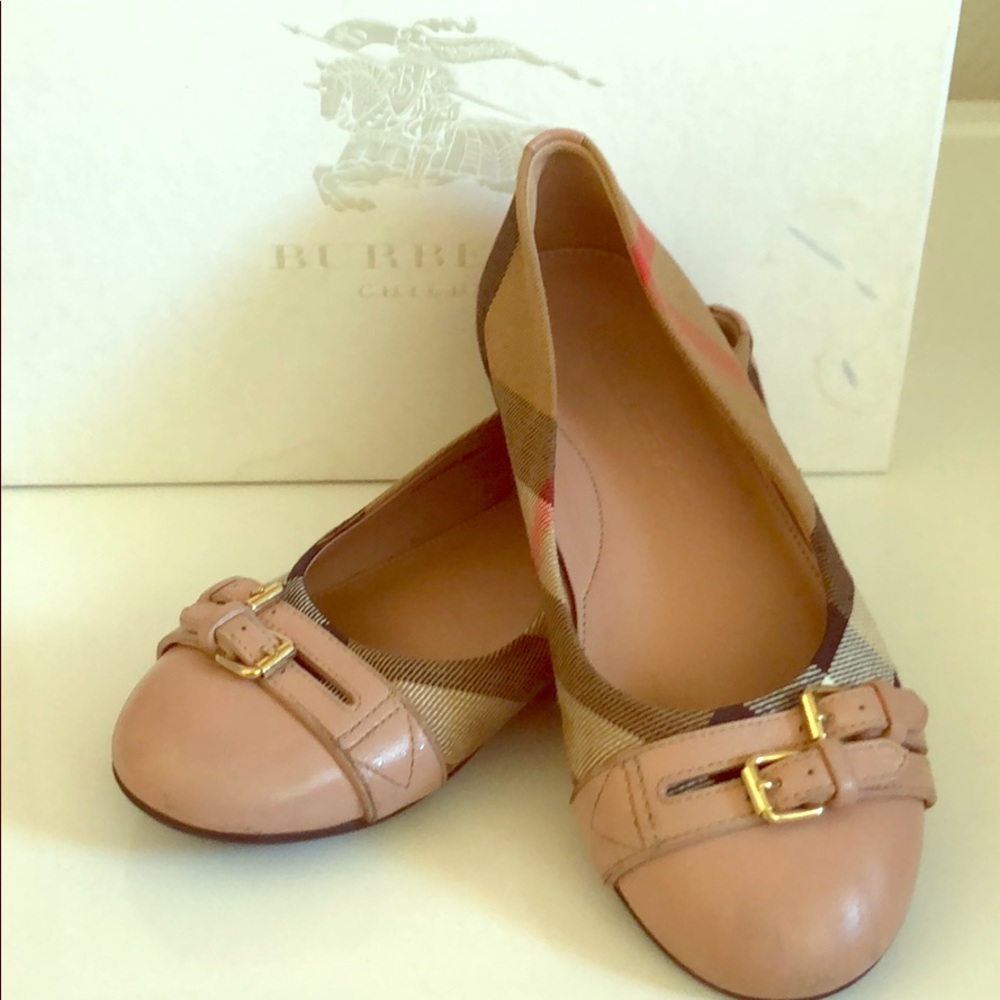 Burberry Kids shoes size 33